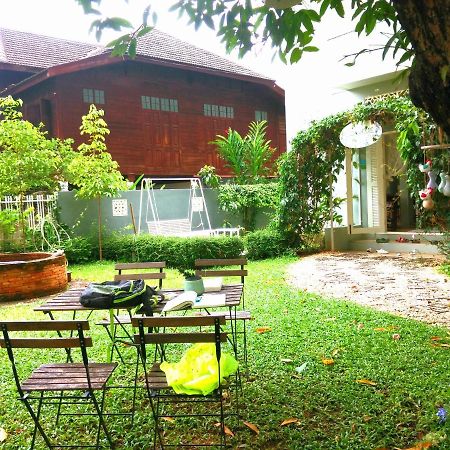 Lada House Lampang Exterior foto