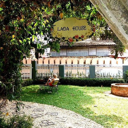 Lada House Lampang Exterior foto