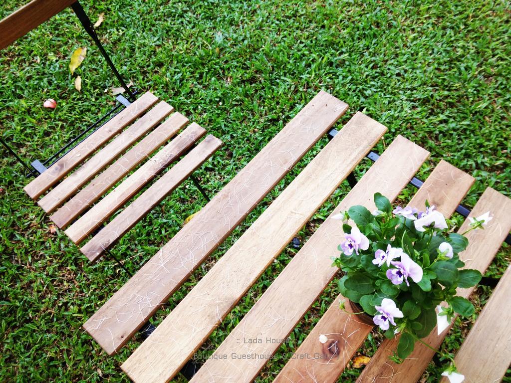 Lada House Lampang Exterior foto