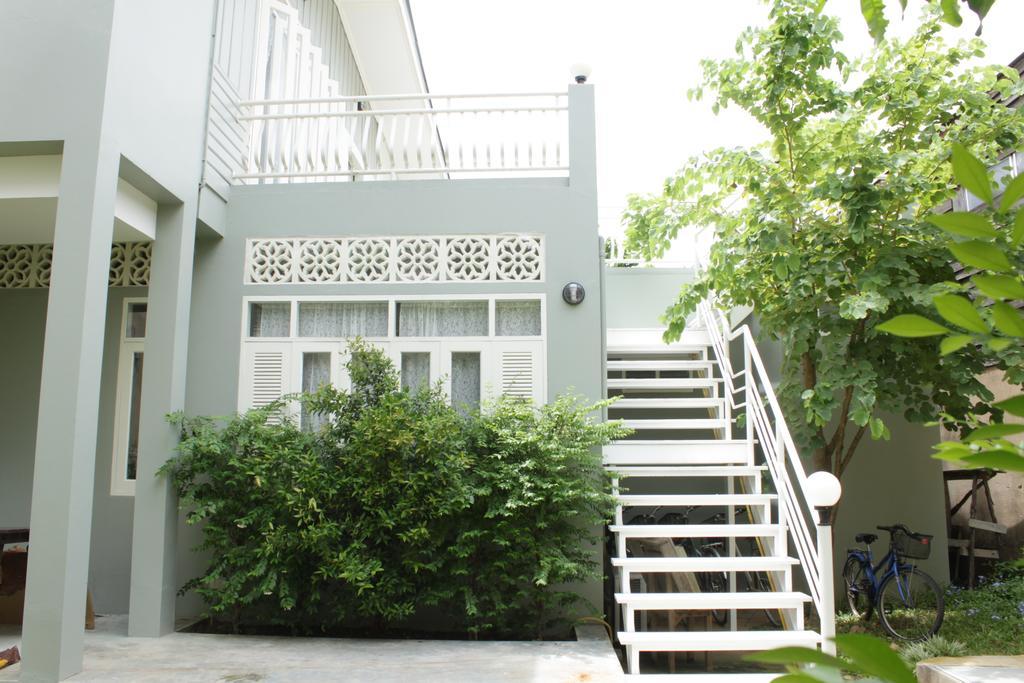 Lada House Lampang Exterior foto