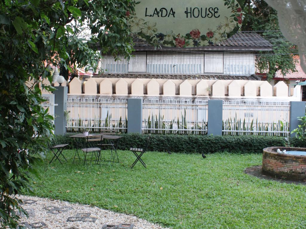 Lada House Lampang Exterior foto