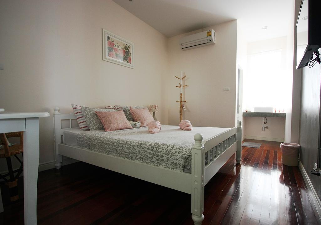Lada House Lampang Exterior foto
