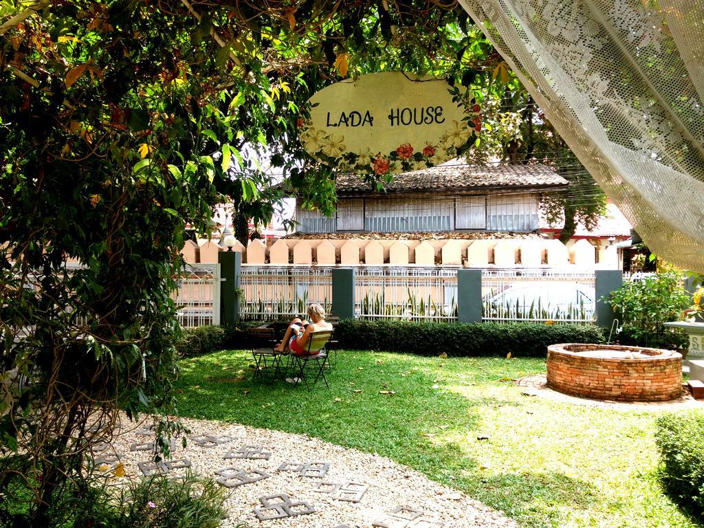 Lada House Lampang Exterior foto