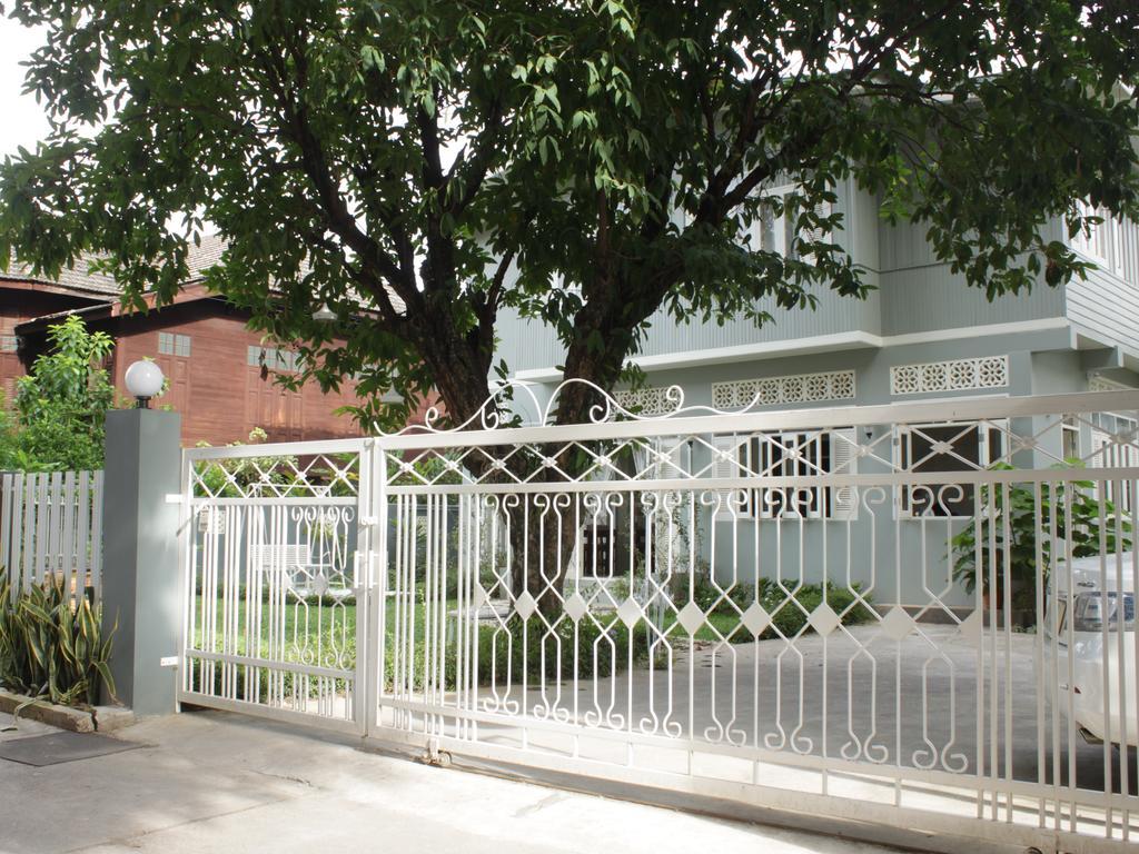 Lada House Lampang Exterior foto